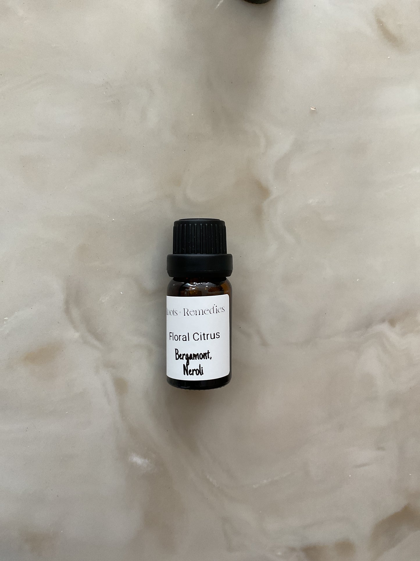 Floral citrus essential oil blend